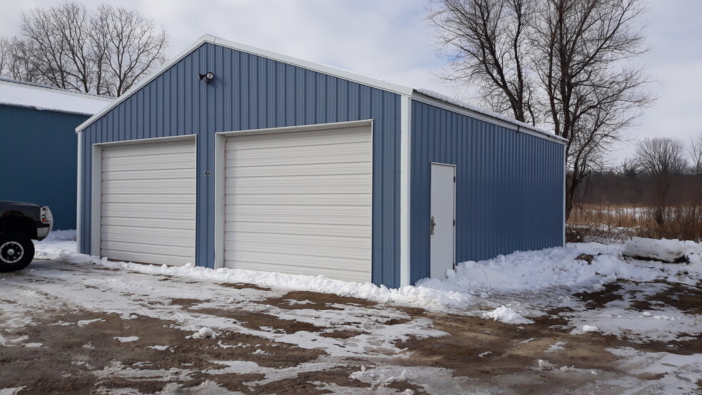 N8030 Sales Rd, Van Dyne, WI for sale - Building Photo - Image 1 of 1