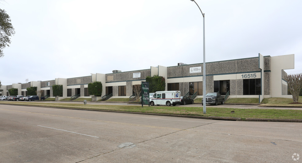 16507 Hedgecroft Dr, Houston, TX for lease - Primary Photo - Image 2 of 3