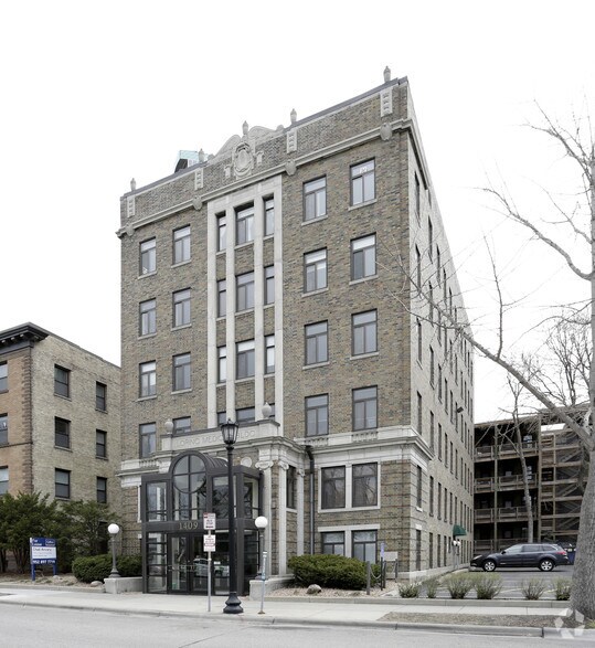 1409 Willow St, Minneapolis, MN for lease - Primary Photo - Image 1 of 4