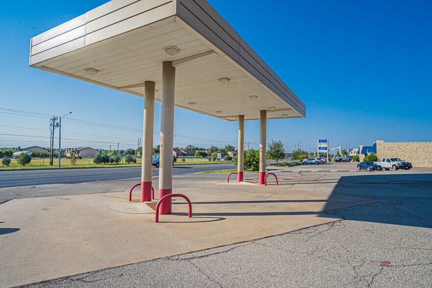 5102 Knickerbocker Rd, San Angelo, TX for sale - Building Photo - Image 3 of 12