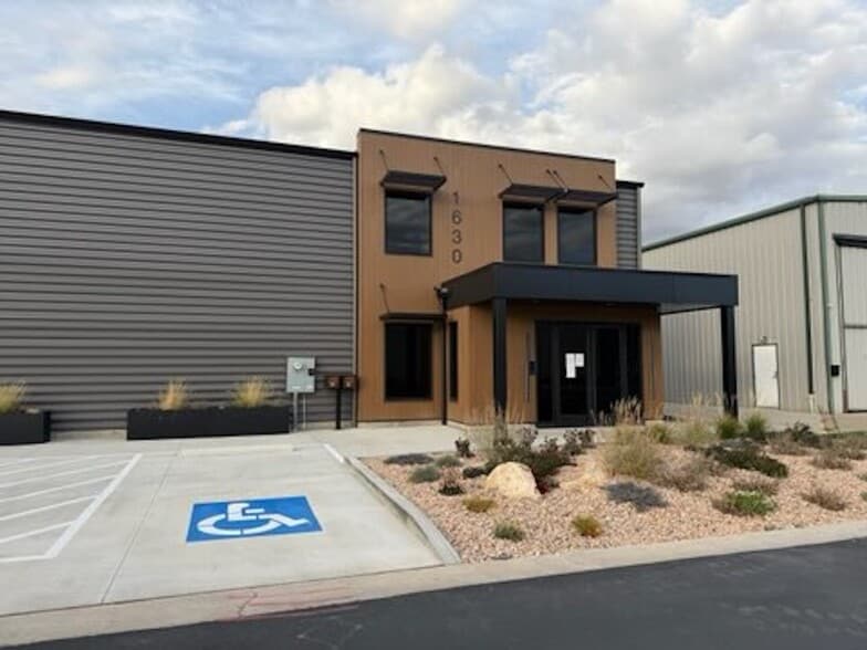 1630 W 2225 S, Woods Cross, UT for lease - Building Photo - Image 2 of 13
