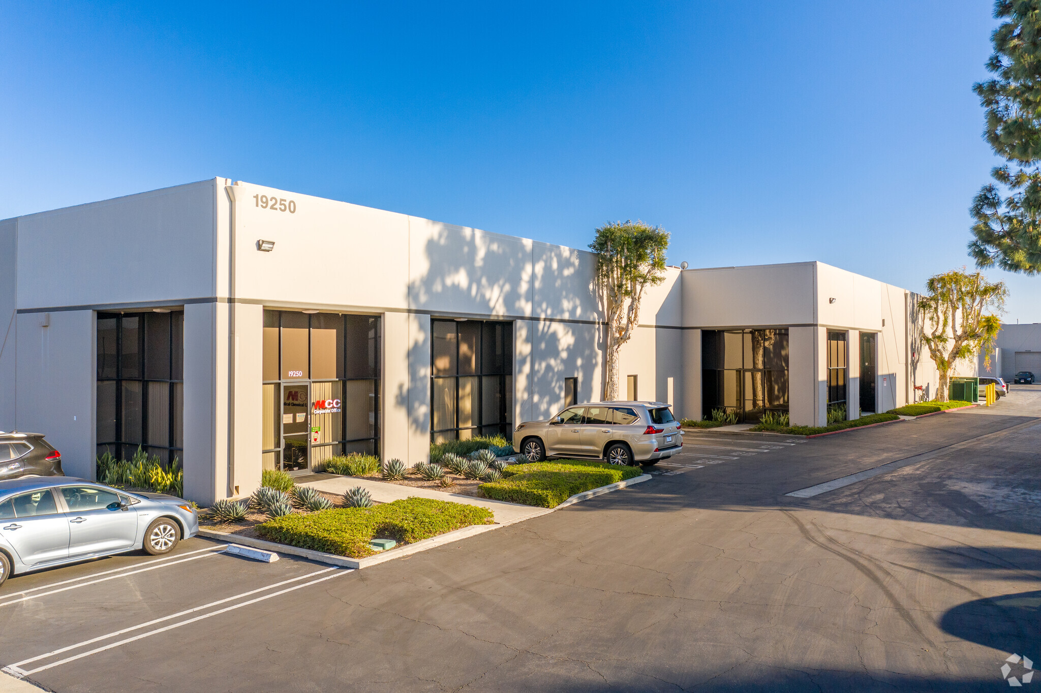 19250-19260 Van Ness Ave, Torrance, CA for sale Primary Photo- Image 1 of 1