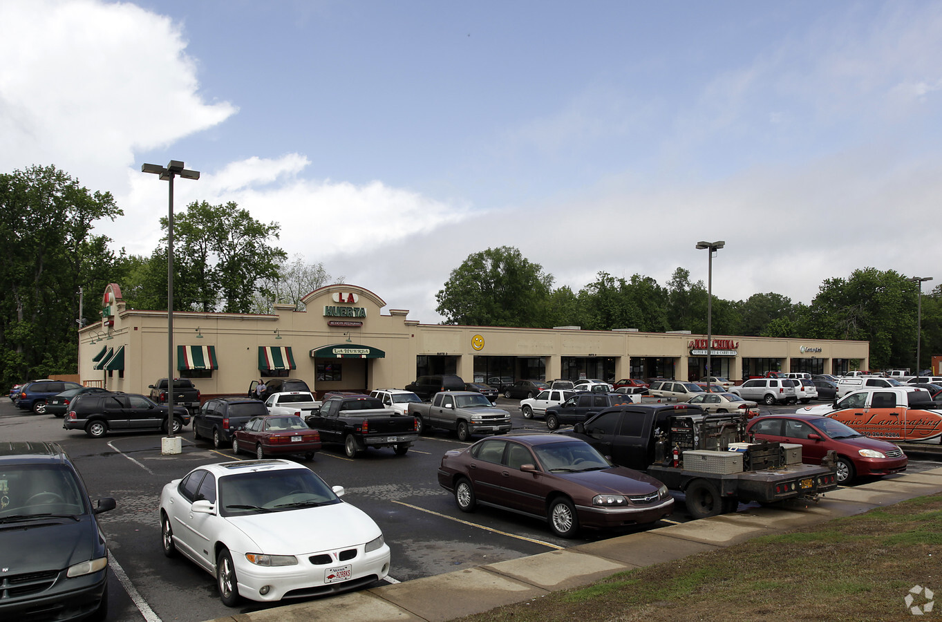 2001 N Arkansas Ave, Russellville, Ar 72802 - University Plaza 