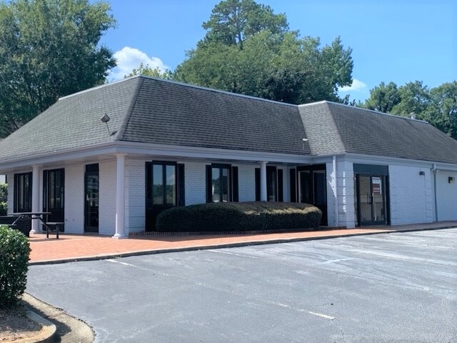 5468 Chamblee Dunwoody Rd, Dunwoody, GA for lease - Building Photo - Image 1 of 1