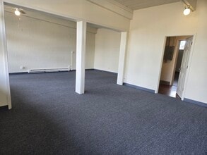 120 17th St NE, Salem, OR for lease Interior Photo- Image 2 of 14