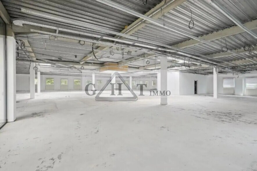 Industrial in Marcoussis for lease - Interior Photo - Image 2 of 6