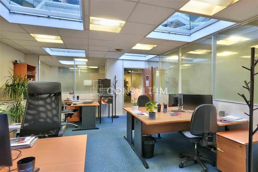 Office in Saint-Cloud for lease - Building Photo - Image 2 of 8