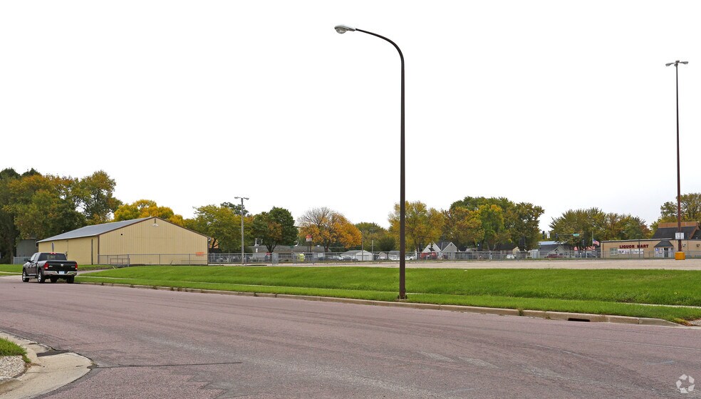 1601 N Broadway St, New Ulm, MN for sale - Primary Photo - Image 1 of 1