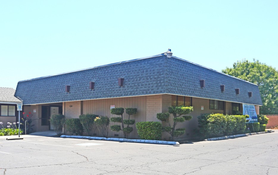 1215-1239 Rose Ave, Selma, CA for lease - Building Photo - Image 1 of 20