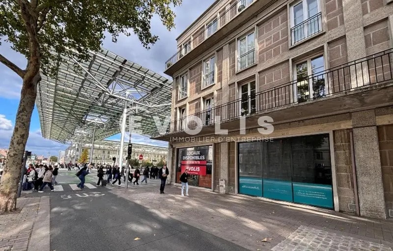 Retail in Amiens for lease - Building Photo - Image 1 of 1