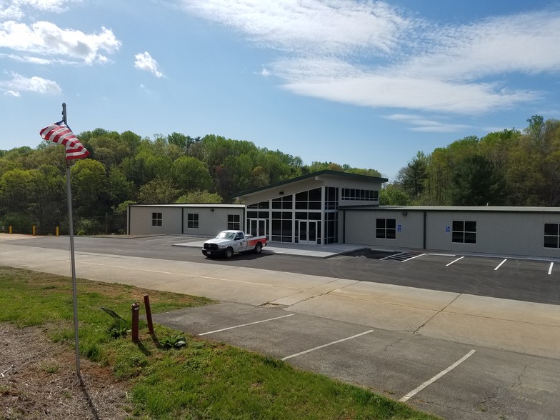 359 Boones Mill Rd, Boones Mill, VA for lease - Building Photo - Image 1 of 2