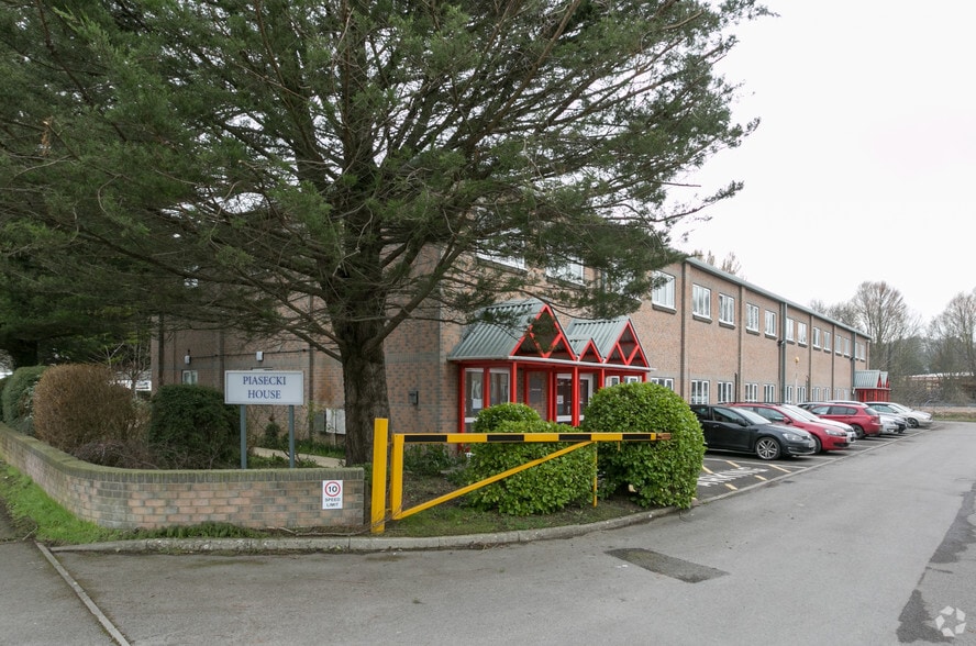 Watercombe Business Park portfolio of 2 properties for sale on LoopNet.com - Primary Photo - Image 2 of 2