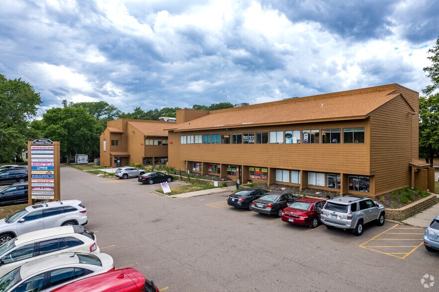 7710-7714 Brooklyn Blvd, Minneapolis, MN for lease - Primary Photo - Image 1 of 8