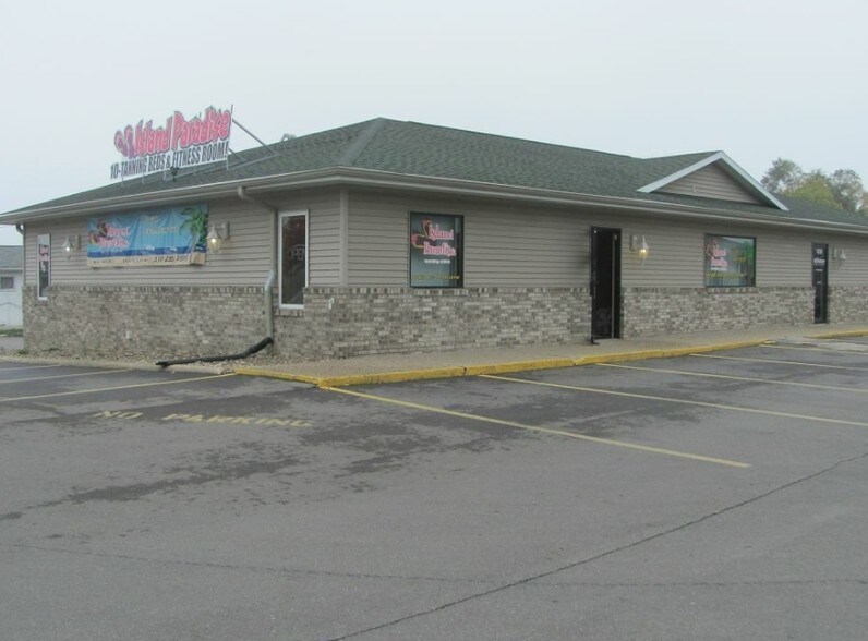 1040 Alabar Ave, Waterloo, IA for sale - Primary Photo - Image 1 of 1