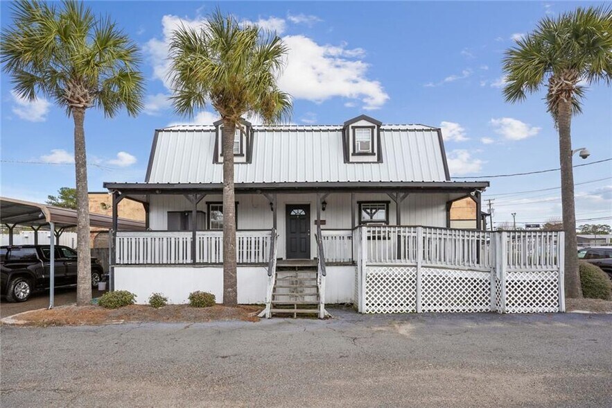 3553 Pontchartrain Dr, Slidell, LA 70458