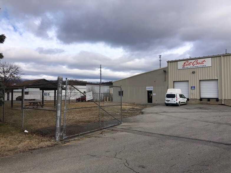 3625 Aerial Way Dr SW, Roanoke, VA for sale - Building Photo - Image 2 of 5