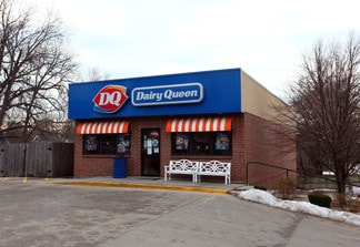 More details for 6842 University Ave, Windsor Heights, IA - Retail for Sale