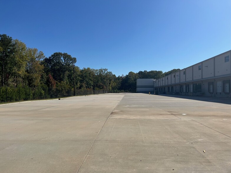 6525 Mall Blvd, Union City, GA for lease - Building Photo - Image 3 of 20