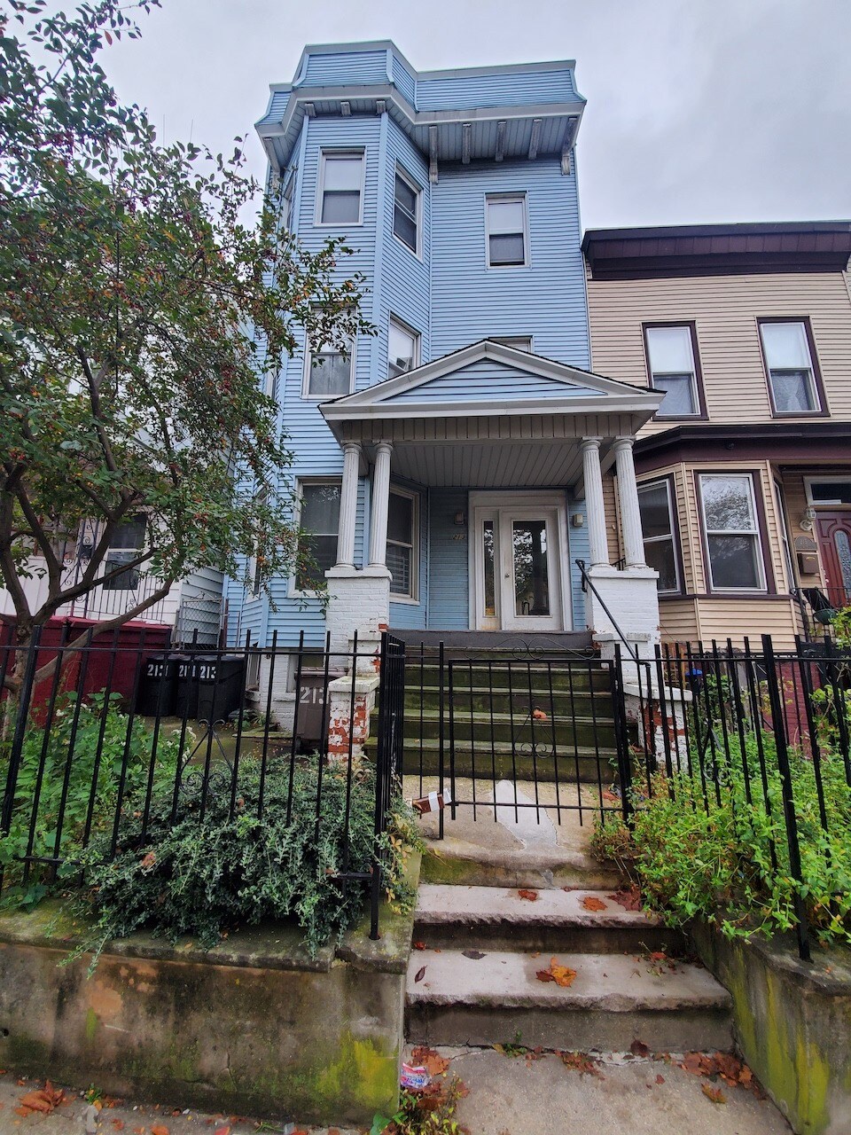 213 Clinton Ave, Jersey City, NJ for sale Building Photo- Image 1 of 1