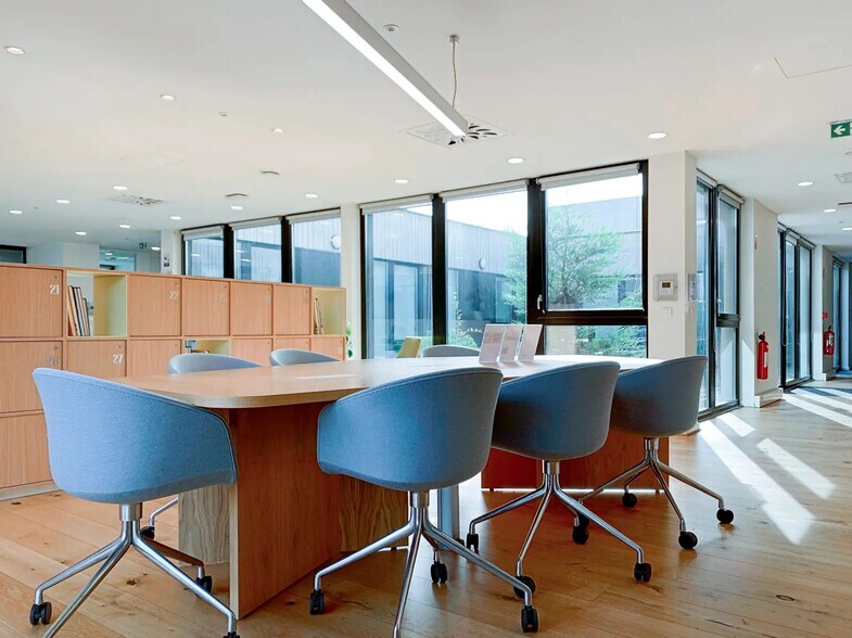 Office in Marcq-en-Baroeul for lease - Interior Photo - Image 1 of 10