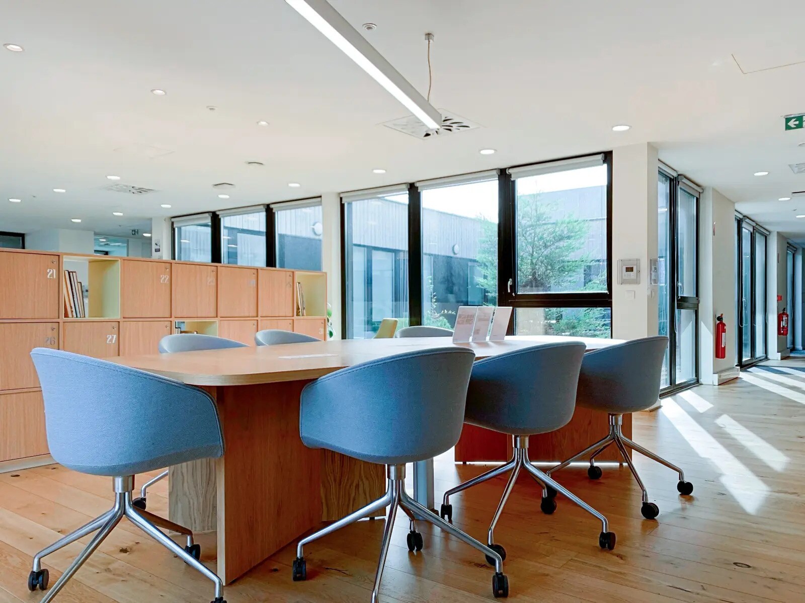 Office in Marcq-en-Baroeul for lease Interior Photo- Image 1 of 11