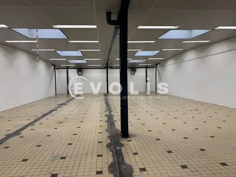 Flex in Amiens for lease - Interior Photo - Image 1 of 1