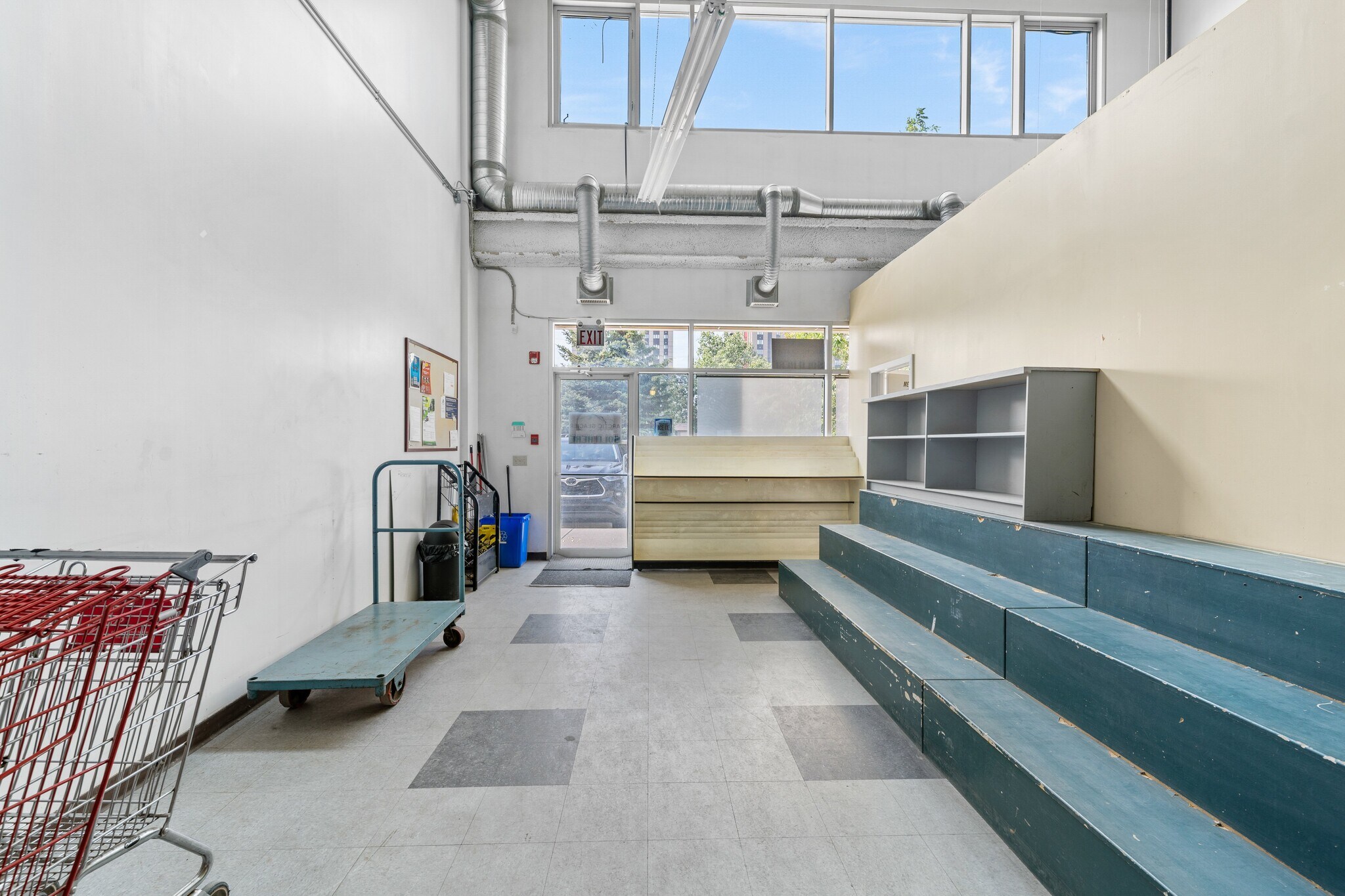 5718 1A St SW, Calgary, AB for sale Interior Photo- Image 1 of 1