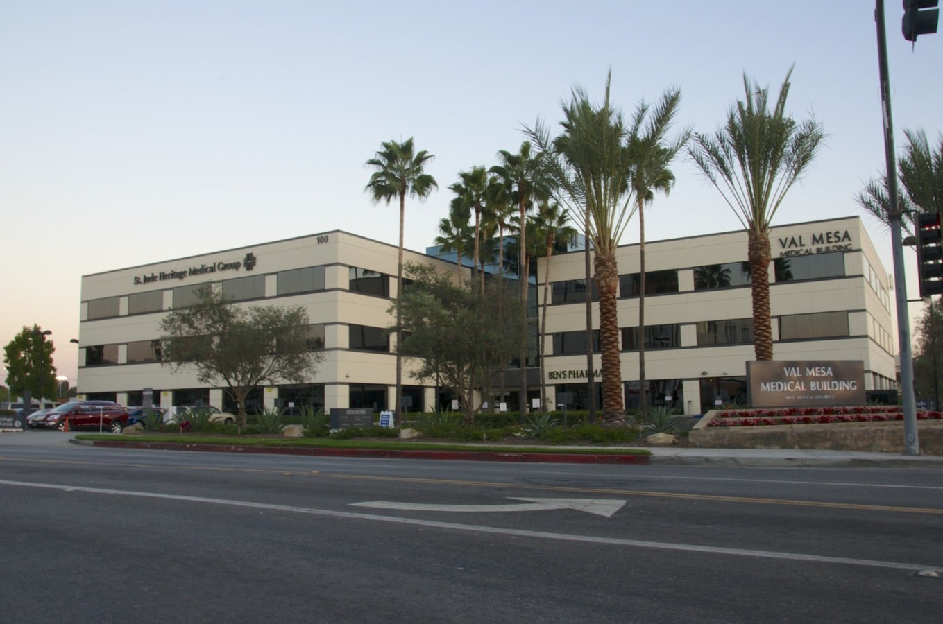 100 E Valencia Mesa Dr, Fullerton, CA, 92835 Medical Property For