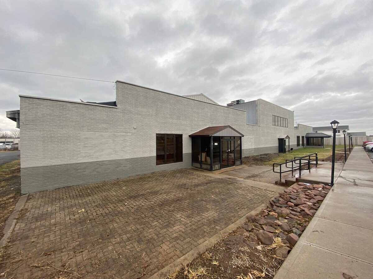 1811 LeMoyne Ave, Syracuse, NY 13208