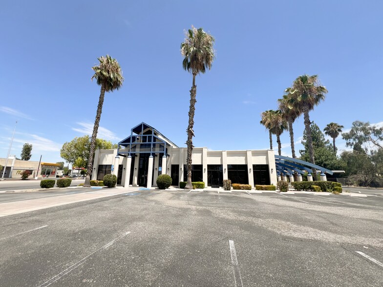 4625 Ming Ave, Bakersfield, CA for lease - Building Photo - Image 1 of 13