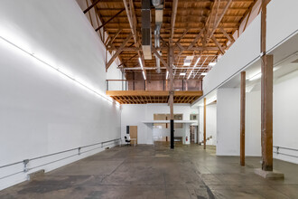 923 E 3rd St, Los Angeles, CA for lease Interior Photo- Image 1 of 8