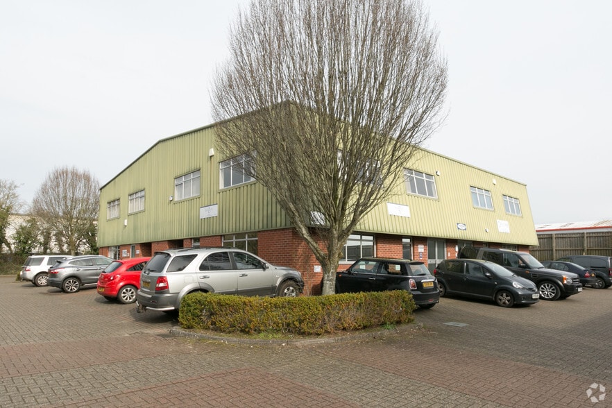 5-8 Bumpers Way, Chippenham for sale - Primary Photo - Image 1 of 1