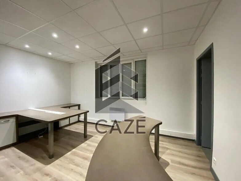 Office in Bègles for lease - Interior Photo - Image 3 of 6
