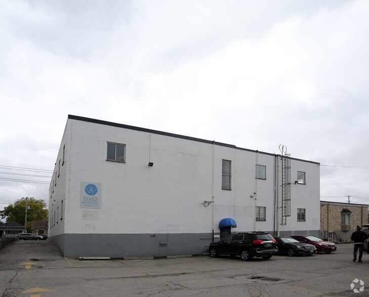 366 Oxford St E, London, ON for lease - Building Photo - Image 3 of 5