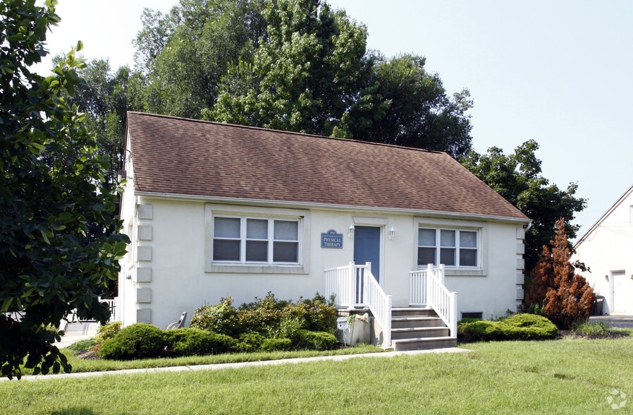1869 Greentree Rd, Cherry Hill, NJ for sale - Primary Photo - Image 1 of 1