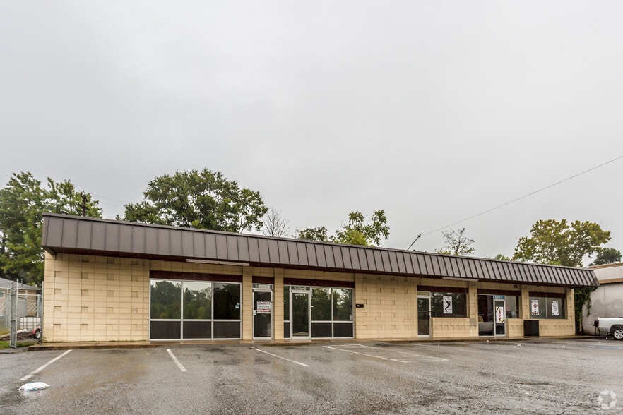 6818 Colonel Glenn Rd, Little Rock, AR 72204