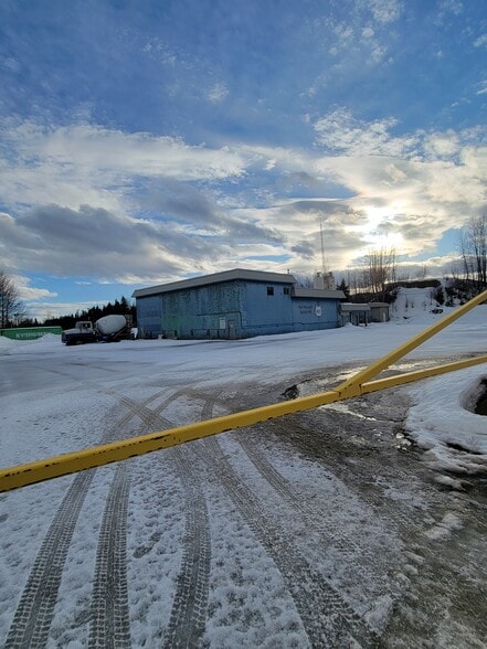 801 Mill rd, Mackenzie, BC for sale - Building Photo - Image 2 of 26