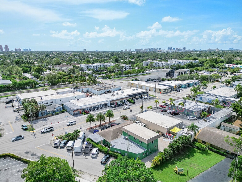 2435 N Dixie Hwy, Wilton Manors, FL for sale - Building Photo - Image 3 of 30