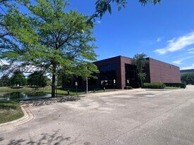 600 Heathrow Dr, Lincolnshire IL - Warehouse