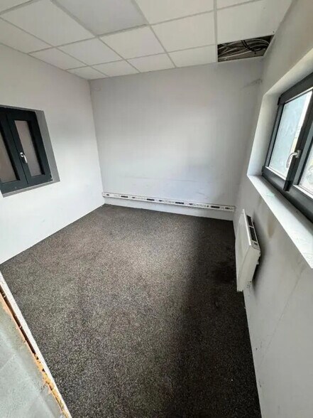 Industrial in Saint-Avold for lease - Interior Photo - Image 3 of 6