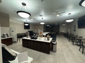 1415 E Yosemite Ave, Manteca, CA for lease Building Photo- Image 2 of 2