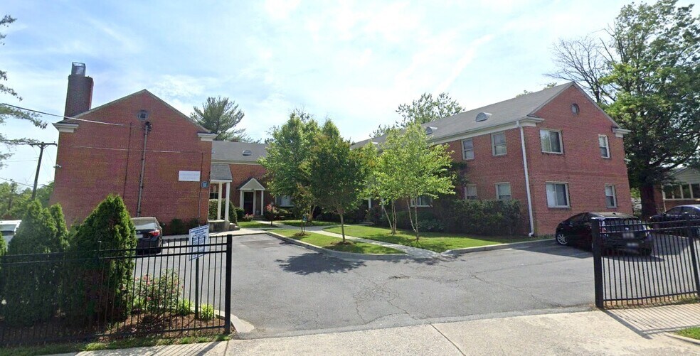 9420-9424 Adelphi Rd, Hyattsville, MD for sale - Building Photo - Image 1 of 1
