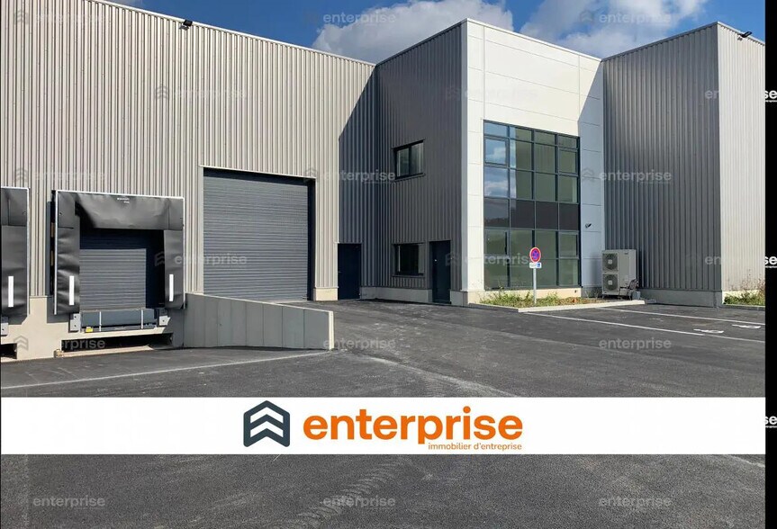 Flex in Bondues for lease - Building Photo - Image 1 of 5