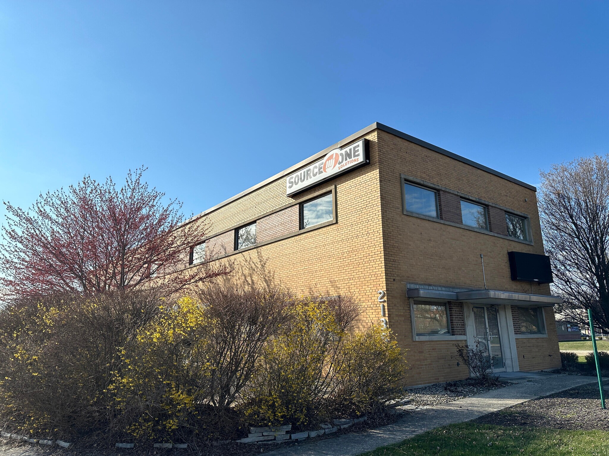 2135 Spy Run, Fort Wayne, IN for sale Building Photo- Image 1 of 1