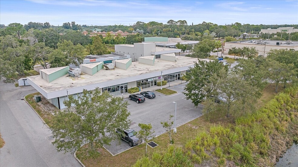 17 S Beneva Rd, Sarasota, FL for lease - Building Photo - Image 3 of 5
