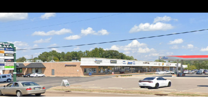 1047-1055 Mineral Wells Ave, Paris, TN for lease - Building Photo - Image 1 of 1