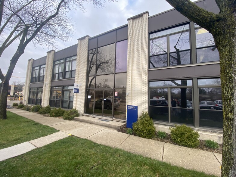 9930 Derby Ln, Westchester, IL for lease - Primary Photo - Image 1 of 6