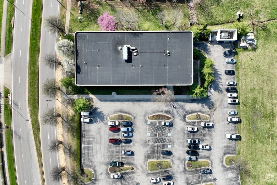 2517 Sir Barton Way, Lexington, KY for lease - Aerial - Image 3 of 5