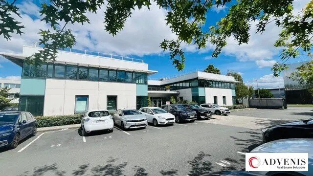 Office in Mérignac for lease - Building Photo - Image 1 of 12