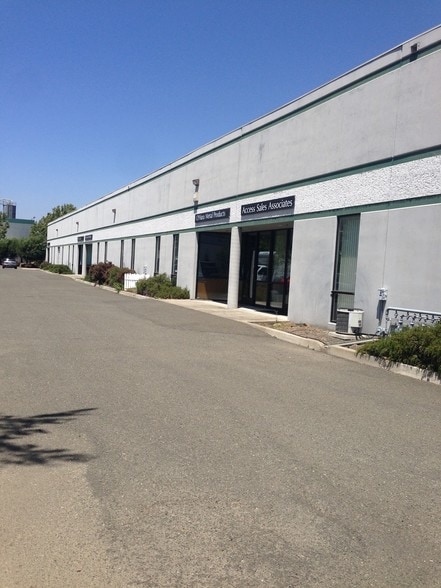 4949 Fulton Dr, Fairfield, CA for lease - Building Photo - Image 2 of 23